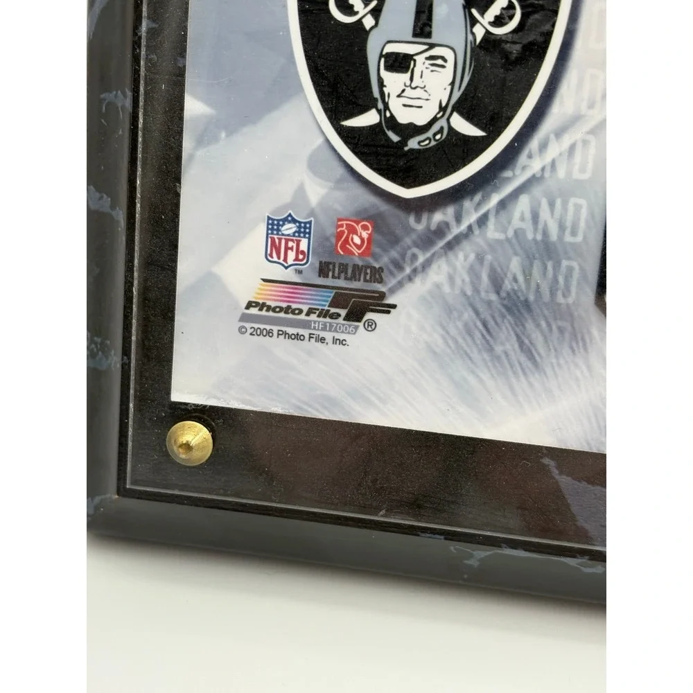 Oakland Raiders NFL Wall Plaque Featuring 2006 Roster Players –‎ Football Decor